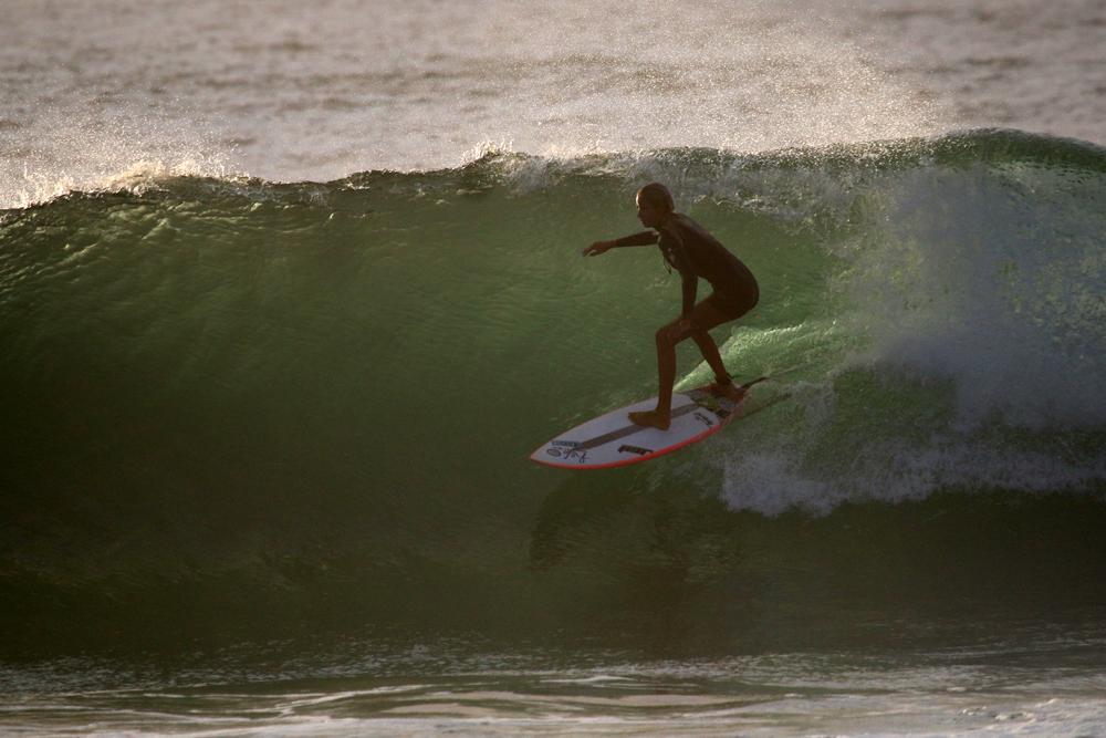 Newcastle Detailed Surf Report, Surf Photos, Live Winds, Tides and