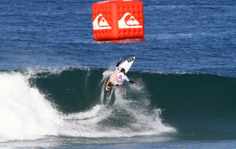 jadson-andre-rn-no-coca-cola-apresenta-quiksilver-saquarema-prime-2013-foto-daniel-smorigo-asp-130526210000.jpg