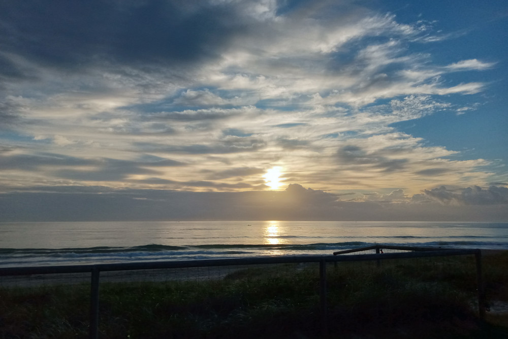 Gold Coast Detailed Surf Report, Surf Photos, Live Winds, Tides and