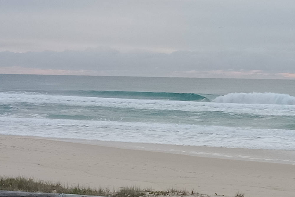 Gold Coast Detailed Surf Report, Surf Photos, Live Winds, Tides and Weather