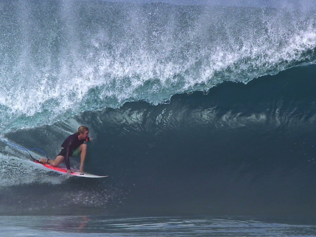 Backdoor Shootout Opening Day Surf Photos by Tim Bonython