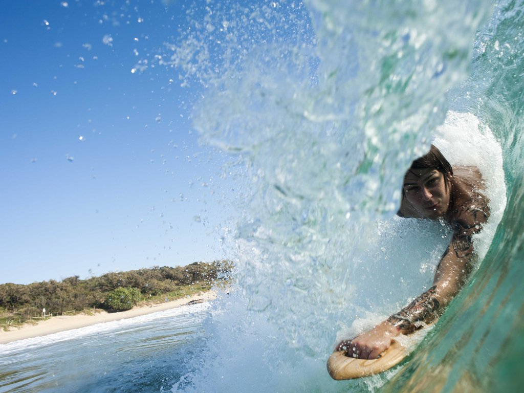 Weaving on a Hand Plane Surf Photos by Jack Dekort Sessions