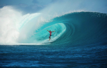 Meet The Female Surfers Breaking Waves – And Cultural Taboos – In The Maldives